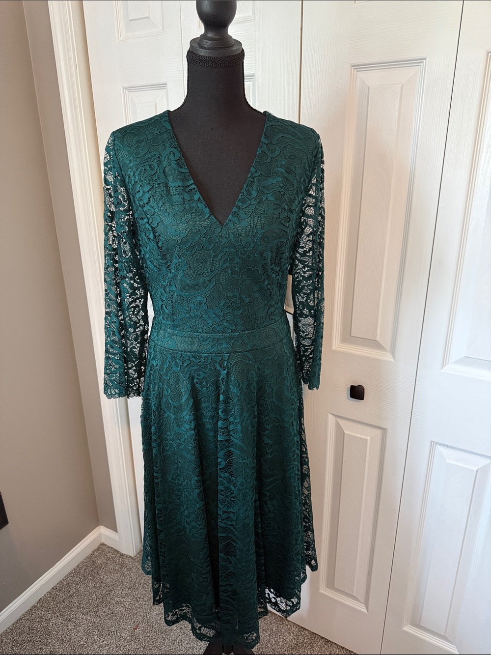 Neiman Marcus Emerald Green Lace dress